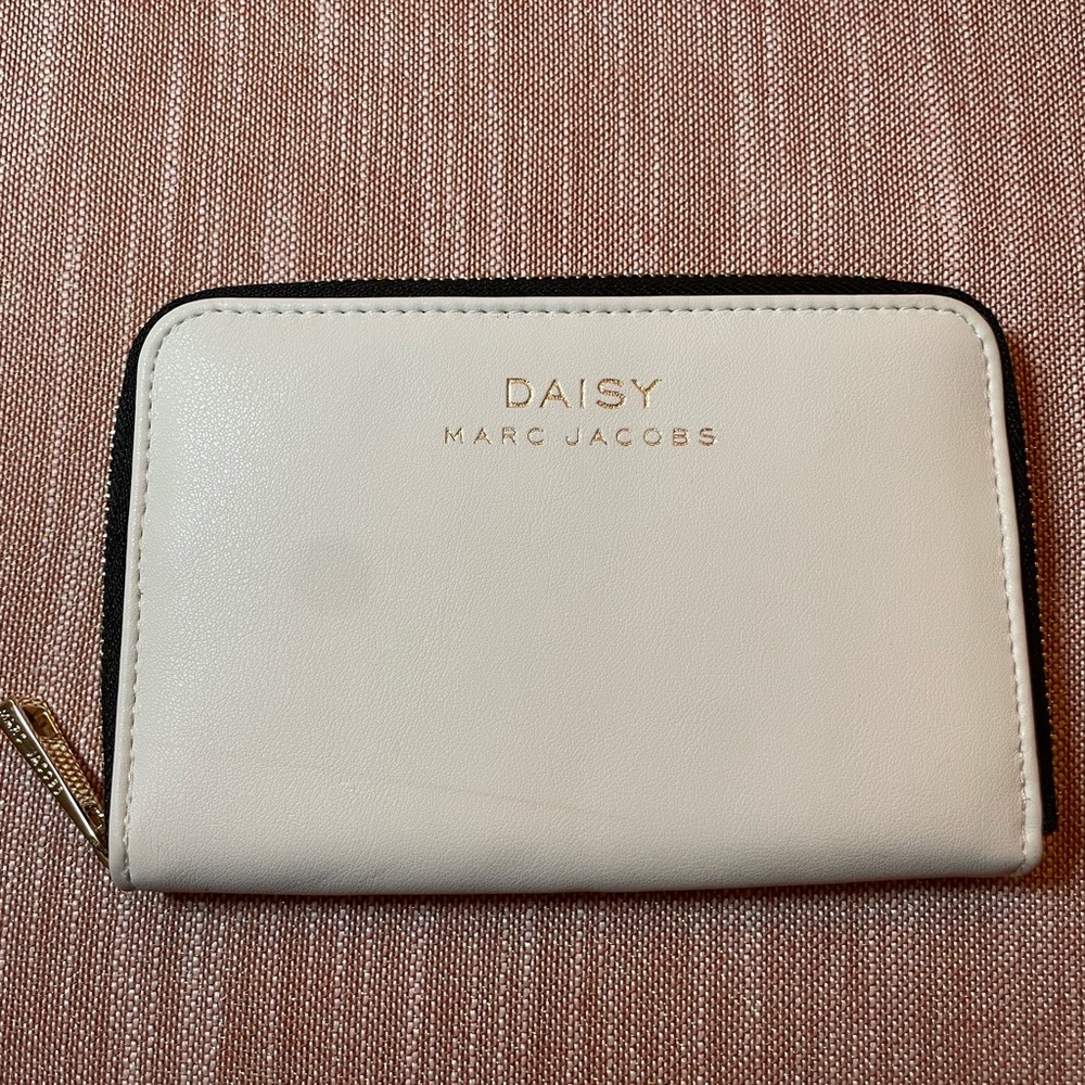 Marc Jacobs wallet clutch
